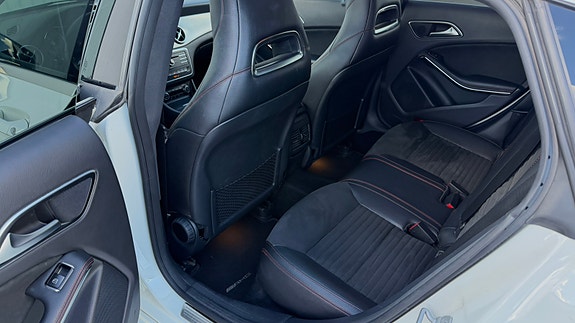 Mercedes-Benz CLA200 20 of 26