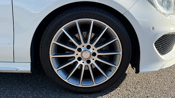 Mercedes-Benz CLA200 25 of 26