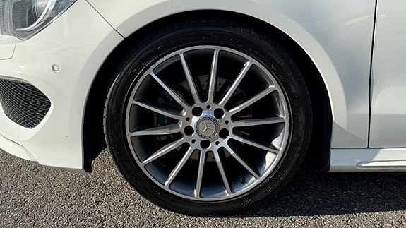 Mercedes-Benz CLA200 23 of 26