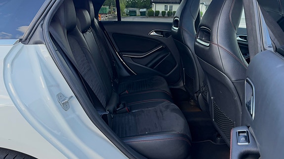 Mercedes-Benz CLA200 18 of 26