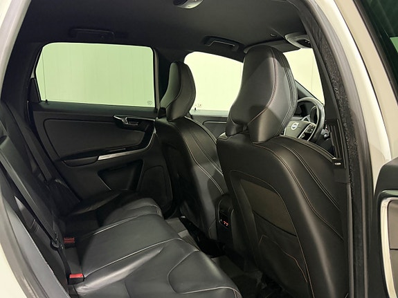 Volvo XC60 10 of 14