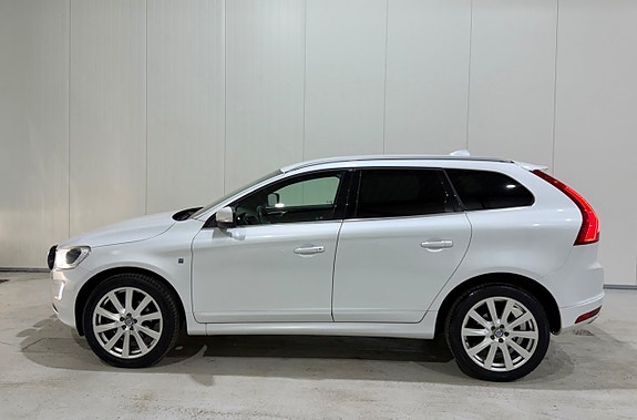 Volvo XC60 2 of 14