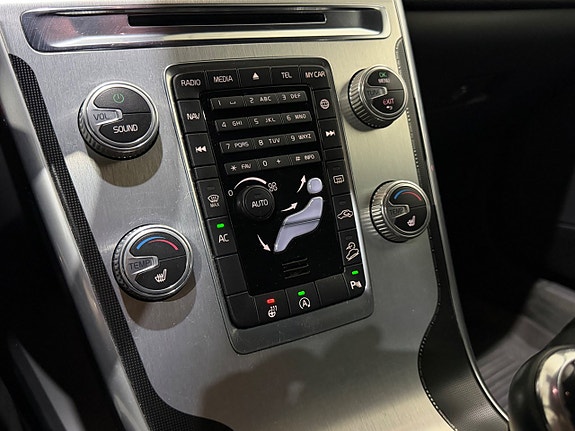Volvo XC60 12 of 14