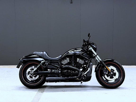 Harley-Davidson VRSCDX Night Rod Special V-Rod 2 of 9
