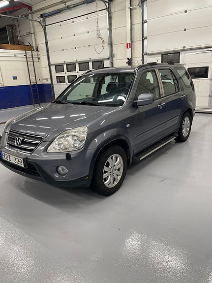 Honda CR-V 2 of 7