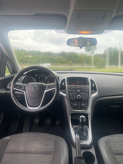 Opel Astra 2 of 7