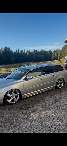 Volvo V70 3 of 6