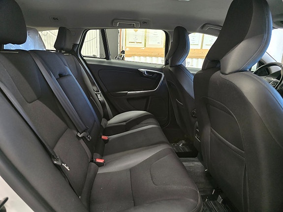 Volvo V60 10 of 11