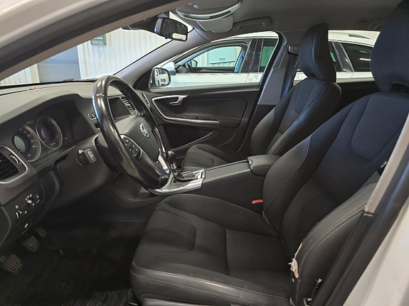 Volvo V60 7 of 11