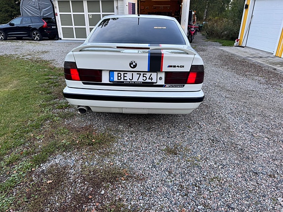BMW 540i 3 of 7