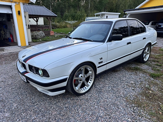 BMW 540i 5 of 7