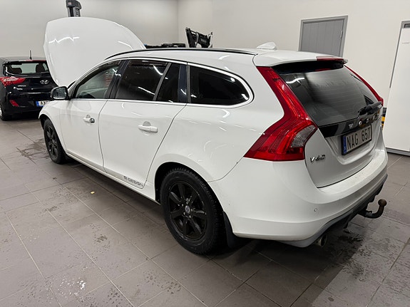 Volvo V60 4 of 13