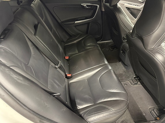 Volvo V60 10 of 13
