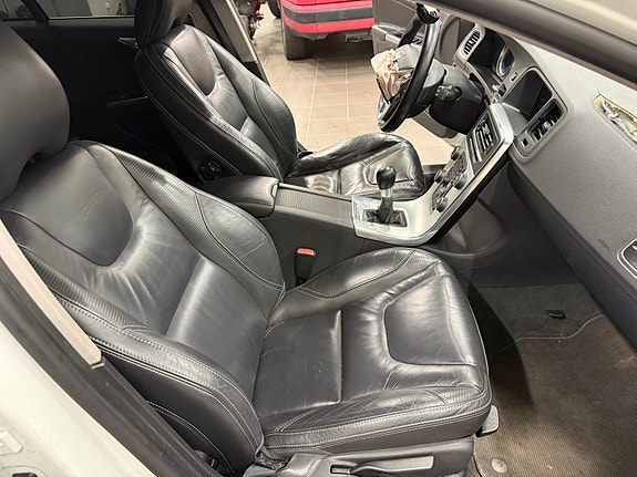 Volvo V60 12 of 13
