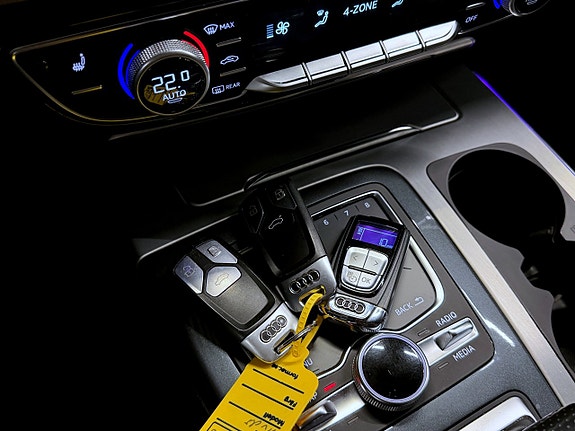 Audi Q7 7 of 22