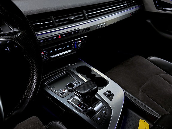 Audi Q7 11 of 22