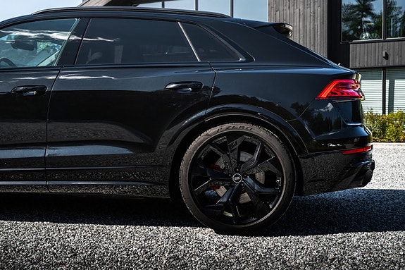 Audi RS Q8 24 of 29
