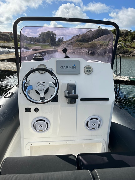 Brig 570p med 90hk Evinrude E-TEC. Heavy Duty-tuber 2020. 5 of 10