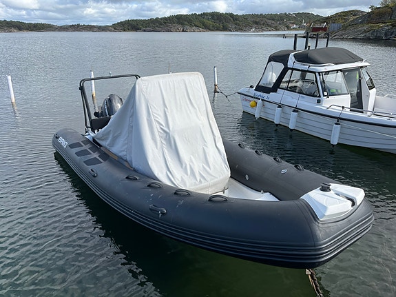 Brig 570p med 90hk Evinrude E-TEC. Heavy Duty-tuber 2020. 8 of 10