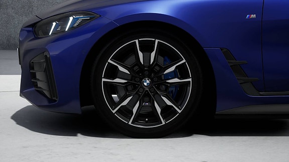 BMW i4 4 of 11