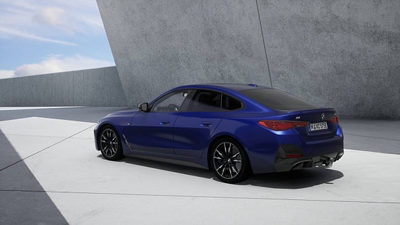 BMW i4 10 of 11