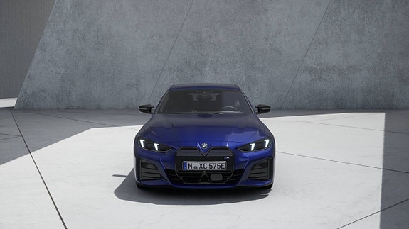 BMW i4 2 of 11