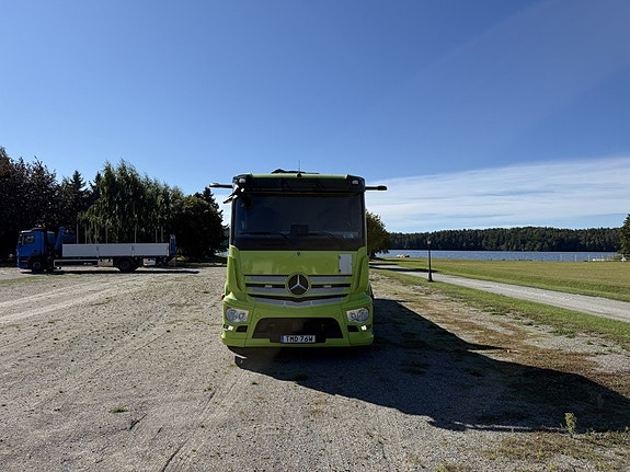 Mercedes-Benz Trucks ACTROS 10 of 24
