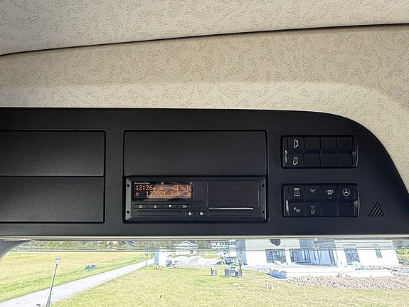 Mercedes-Benz Trucks ACTROS 24 of 24