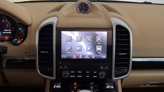 Porsche Cayenne 23 of 30
