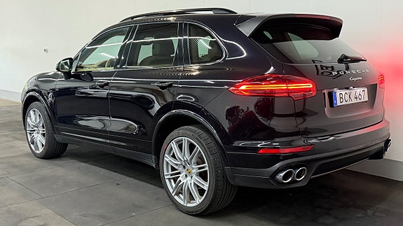 Porsche Cayenne 11 of 30