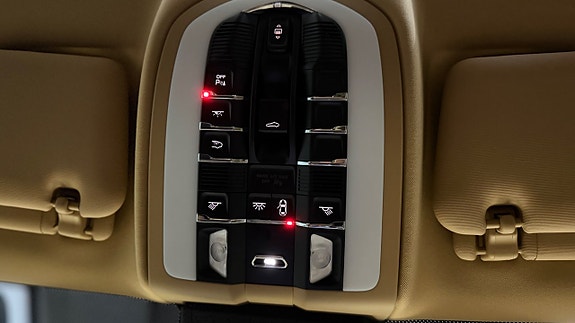 Porsche Cayenne 30 of 30