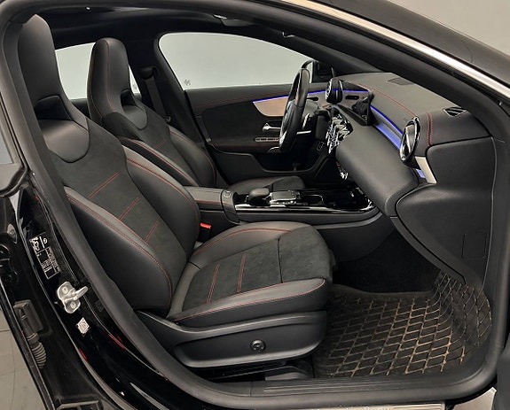 Mercedes-Benz CLA250 e 4 of 6