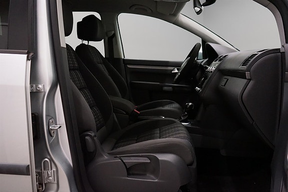 Volkswagen Touran Cross 15 of 17