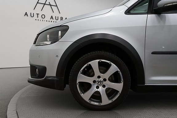 Volkswagen Touran Cross 7 of 17
