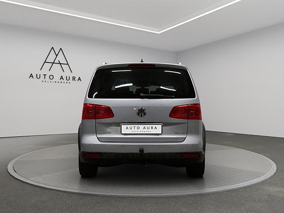 Volkswagen Touran Cross 5 of 17