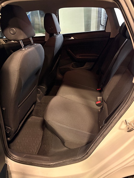 Volkswagen Polo 3 of 6