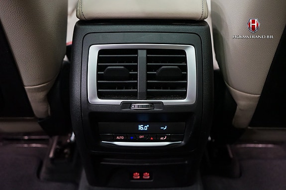 BMW iX3 13 of 29