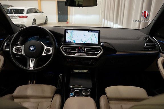BMW iX3 14 of 29