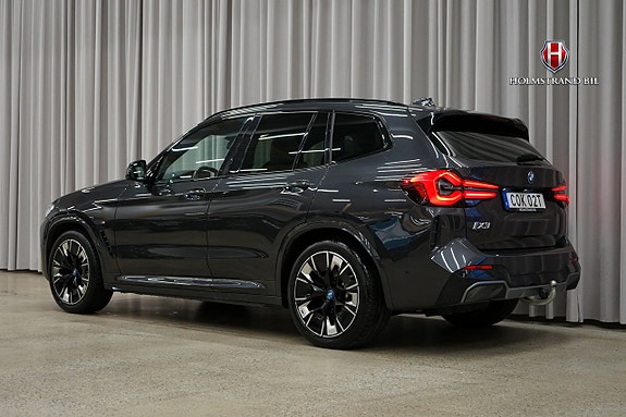 BMW iX3 5 of 29