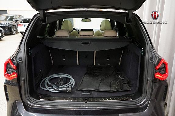 BMW iX3 27 of 29