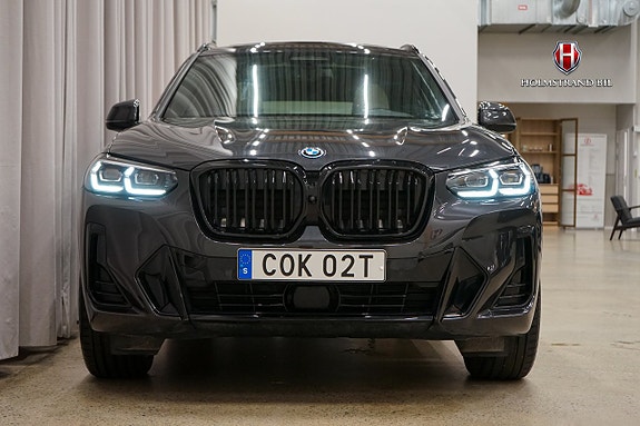 BMW iX3 6 of 29