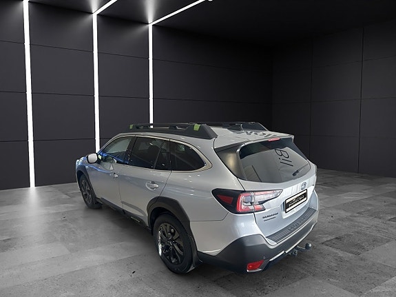 Subaru Outback 3 of 17