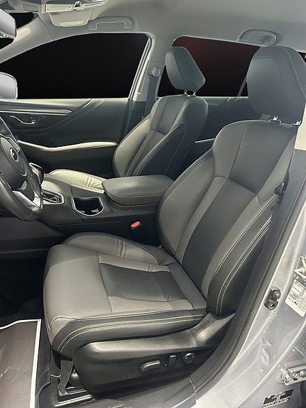 Subaru Outback 7 of 17