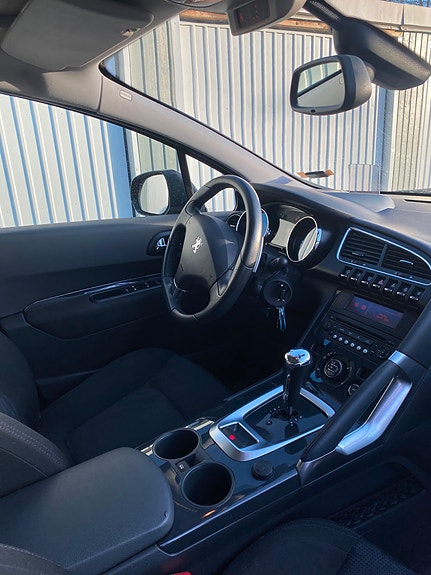 Peugeot 3008 5 of 8