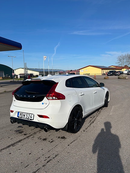 Volvo V40 3 of 5