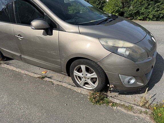 Renault Grand Scenic III 6 of 6