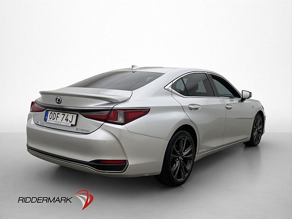 Lexus ES300h 8 of 30