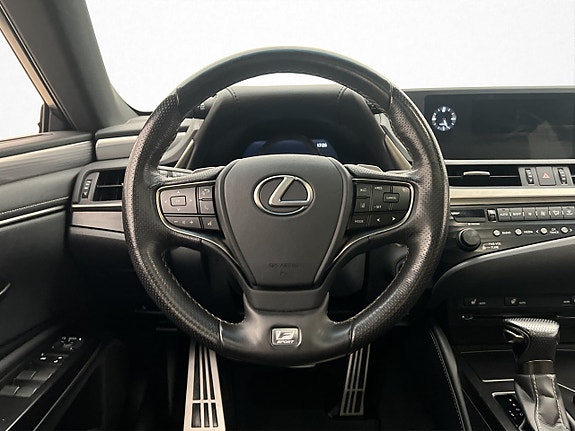 Lexus ES300h 14 of 30