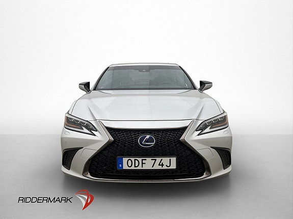 Lexus ES300h 2 of 30