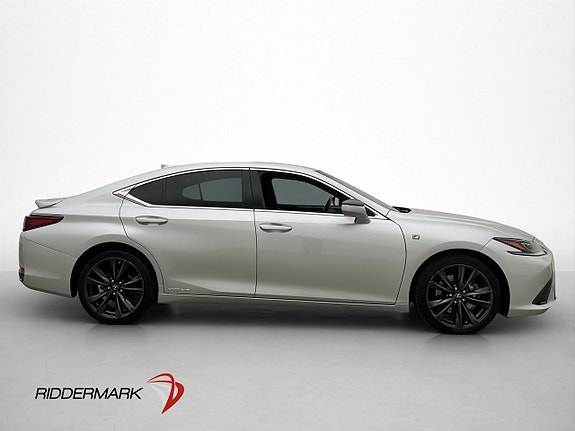 Lexus ES300h 9 of 30